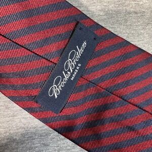 Brooks Brothers Navy Red Silk Striped Tie Woven In England